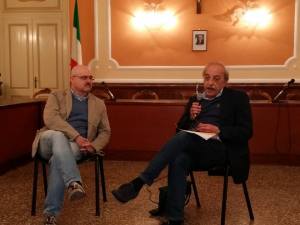 Da sinistra, De Agostino e il prof. Chiodi